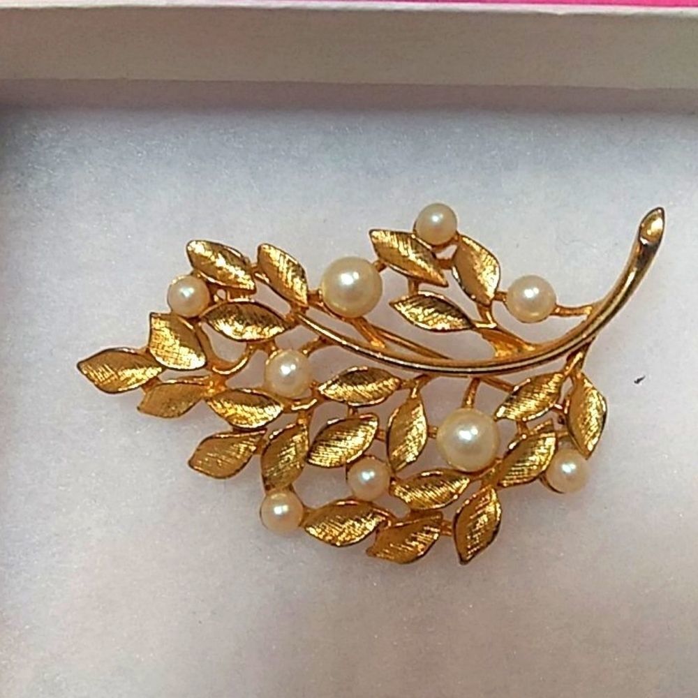 Vintage m lent brooch 